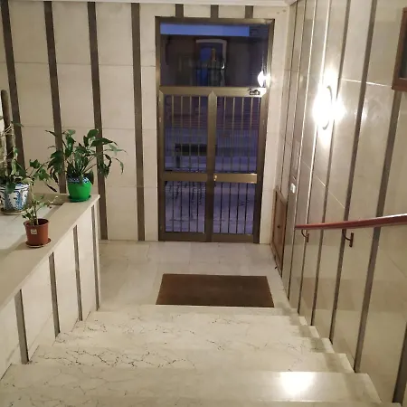 Apartamentos Deluxe Barajas-3